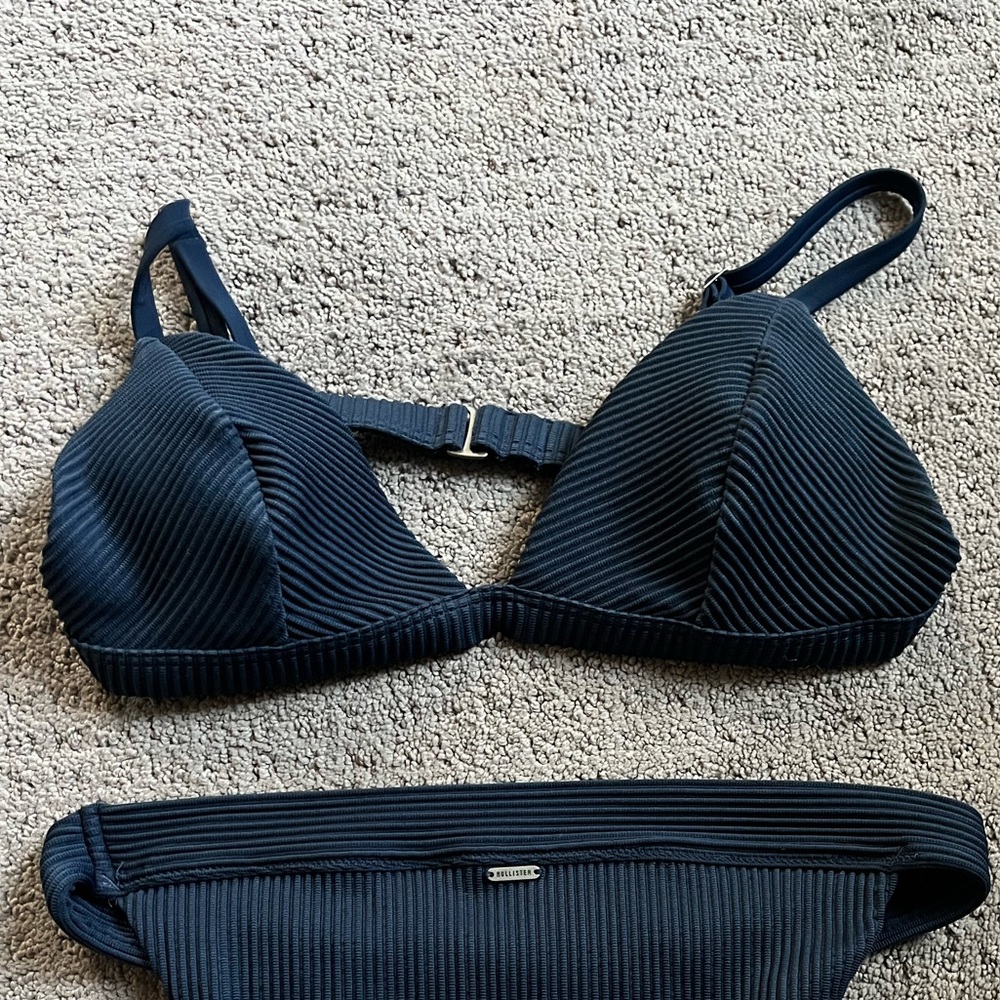 Hollister Bikini Top | size medium